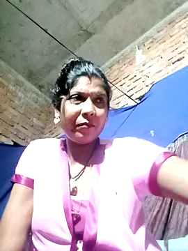 Snapshot of Savita992 chatting on 11/02/25, 04:31 Savita992 online show from 11/02/25, 04:31