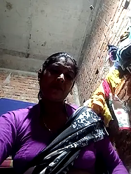 Snapshot of Savita992 chatting on 11/06/25, 05:58 Savita992 online show from 11/06/25, 05:58