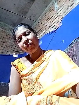 Snapshot of Savita992 chatting on 11/15/25, 06:33 Savita992 online show from 11/15/25, 06:33