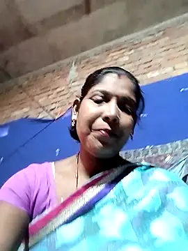 Snapshot of Savita992 chatting on 11/20/25, 05:40 Savita992 online show from 11/20/25, 05:40