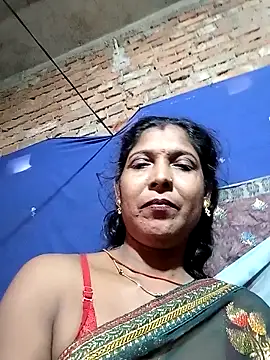 Snapshot of Savita992 chatting on 11/22/25, 07:29 Savita992 online show from 11/22/25, 07:29