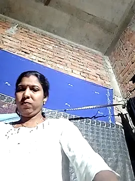 Snapshot of Savita992 chatting on 11/24/25, 10:20 Savita992 online show from 11/24/25, 10:20