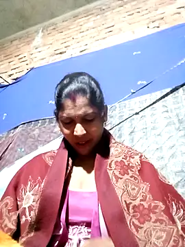 Snapshot of Savita992 chatting on 11/28/25, 08:00 Savita992 online show from 11/28/25, 08:00