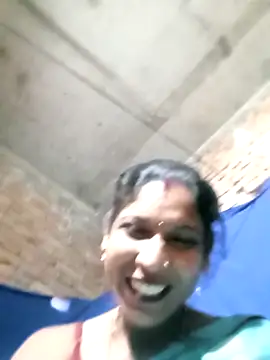 Snapshot of Savita992 chatting on 12/01/25, 06:51 Savita992 online show from 12/01/25, 06:51