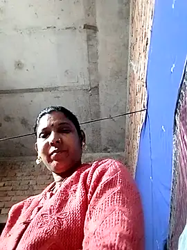 Snapshot of Savita992 chatting on 12/14/25, 02:11 Savita992 online show from 12/14/25, 02:11