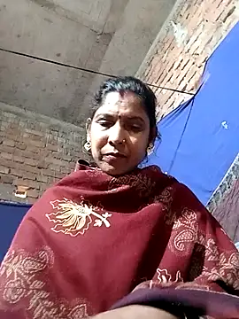 Snapshot of Savita992 chatting on 12/20/25, 07:48 Savita992 online show from 12/20/25, 07:48