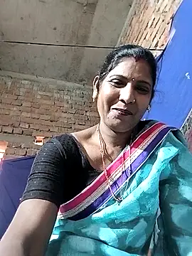 Snapshot of Savita992 chatting on 02/01/26, 07:18 Savita992 online show from 02/01/26, 07:18