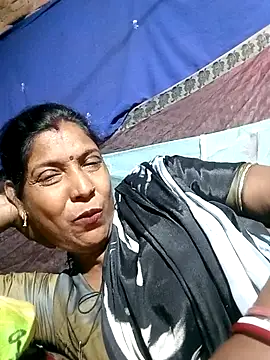 Snapshot of Savita992 chatting on 02/12/26, 02:01 Savita992 online show from 02/12/26, 02:01