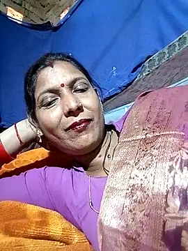 Snapshot of Savita992 chatting on 02/15/26, 07:51 Savita992 online show from 02/15/26, 07:51