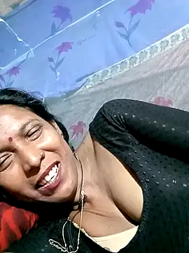 Snapshot of Savita992 chatting on 02/24/26, 11:47 Savita992 online show from 02/24/26, 11:47