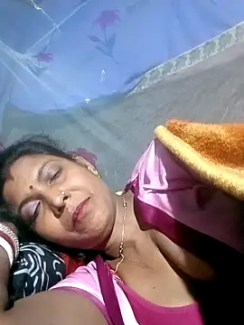 Snapshot of Savita992 chatting on 02/27/26, 07:47 Savita992 online show from 02/27/26, 07:47