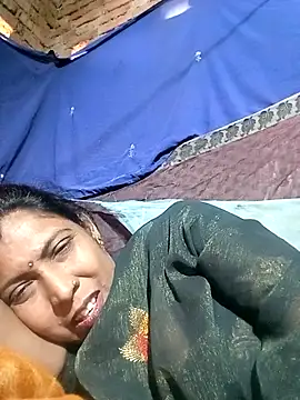 Snapshot of Savita992 chatting on 03/01/26, 08:27 Savita992 online show from 03/01/26, 08:27