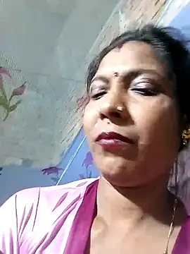 Snapshot of Savita992 chatting on 03/01/26, 08:33 Savita992 online show from 03/01/26, 08:33