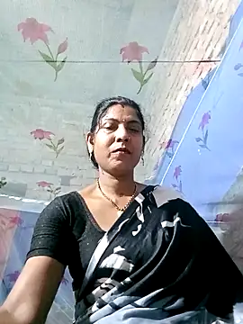 Snapshot of Savita992 chatting on 03/11/26, 06:47 Savita992 online show from 03/11/26, 06:47