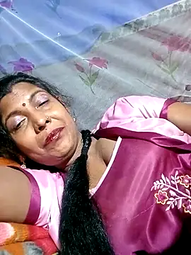 Snapshot of Savita992 chatting on 03/22/26, 06:55 Savita992 online show from 03/22/26, 06:55