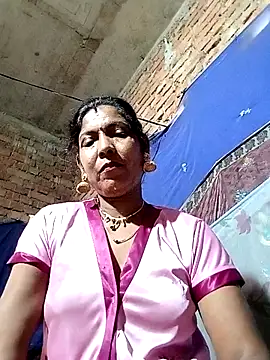 Snapshot of Savita992 chatting on 03/26/26, 07:14 Savita992 online show from 03/26/26, 07:14