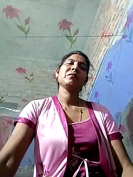 Snapshot of Savita992 chatting on 03/27/26, 06:40 Savita992 online show from 03/27/26, 06:40