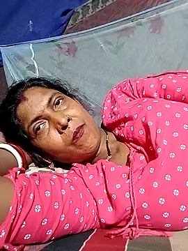 Snapshot of Savita992 chatting on 04/12/26, 10:31 Savita992 online show from 04/12/26, 10:31