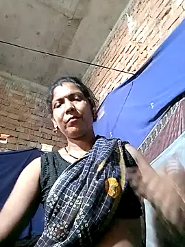 Snapshot of Savita992 chatting on 04/15/26, 08:10 Savita992 online show from 04/15/26, 08:10