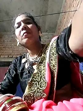 Snapshot of Savita992 chatting on 04/16/26, 06:41 Savita992 online show from 04/16/26, 06:41