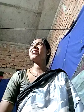Snapshot of Savita992 chatting on 04/17/26, 02:20 Savita992 online show from 04/17/26, 02:20