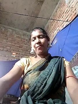 Snapshot of Savita992 chatting on 04/30/26, 06:42 Savita992 online show from 04/30/26, 06:42