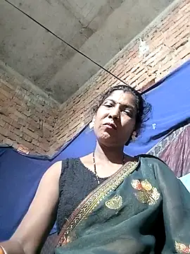Snapshot of Savita992 chatting on 05/06/26, 10:31 Savita992 online show from 05/06/26, 10:31