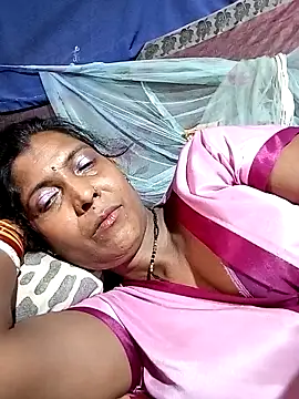 Snapshot of Savita992 chatting on 05/12/26, 08:22 Savita992 online show from 05/12/26, 08:22