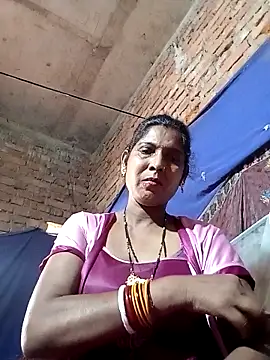 Snapshot of Savita992 chatting on 05/13/26, 02:42 Savita992 online show from 05/13/26, 02:42