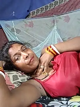 Snapshot of Savita992 chatting on 05/22/26, 07:37 Savita992 online show from 05/22/26, 07:37