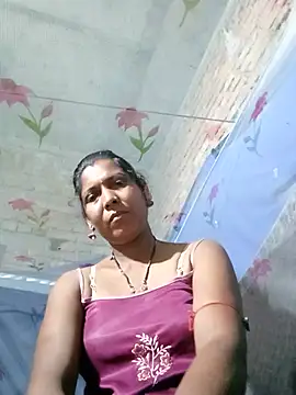 Snapshot of Savita992 chatting on 05/27/26, 07:33 Savita992 online show from 05/27/26, 07:33
