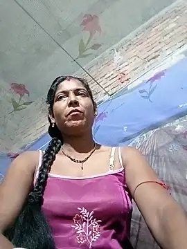 Snapshot of Savita992 chatting on 05/30/26, 07:33 Savita992 online show from 05/30/26, 07:33