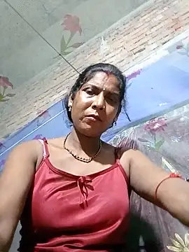 Snapshot of Savita992 chatting on 05/31/26, 06:20 Savita992 online show from 05/31/26, 06:20