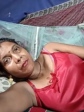 Snapshot of Savita992 chatting on 06/05/26, 07:47 Savita992 online show from 06/05/26, 07:47