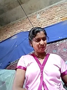 Snapshot of Savita992 chatting on 06/08/26, 05:41 Savita992 online show from 06/08/26, 05:41