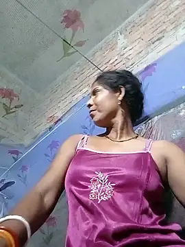 Snapshot of Savita992 chatting on 06/12/26, 09:14 Savita992 online show from 06/12/26, 09:14