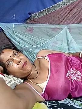 Snapshot of Savita992 chatting on 06/13/26, 09:18 Savita992 online show from 06/13/26, 09:18