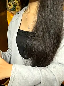 Snapshot of Nhinhi18 chatting on 10/25/25, 03:07 Nhinhi18 online show from 10/25/25, 03:07