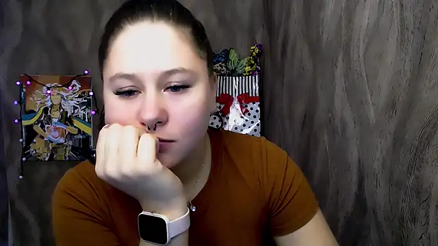 Snapshot of Linda_S_ chatting on 12/16/25, 02:22 Linda S online show from 12/16/25, 02:22