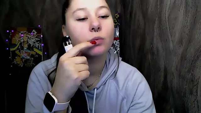 Snapshot of Linda_S_ chatting on 12/20/25, 12:12 Linda S online show from 12/20/25, 12:12