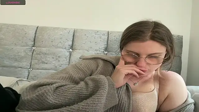 BustyKellyXXX online show from 04/28/26, 08:08