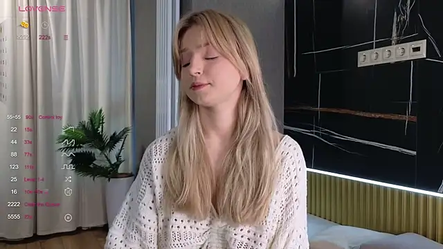 Snapshot of zegoii chatting on 10/10/25, 01:43 zegoii online show from 10/10/25, 01:43