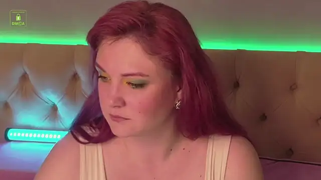 Snapshot of QuincyPines chatting on 10/27/25, 04:27 QuincyPines online show from 10/27/25, 04:27