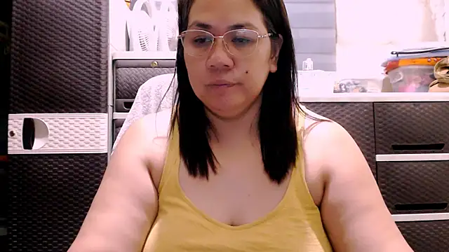 Snapshot of Saint_flowerxxx chatting on 10/15/25, 06:08 Saint flowerxxx online show from 10/15/25, 06:08