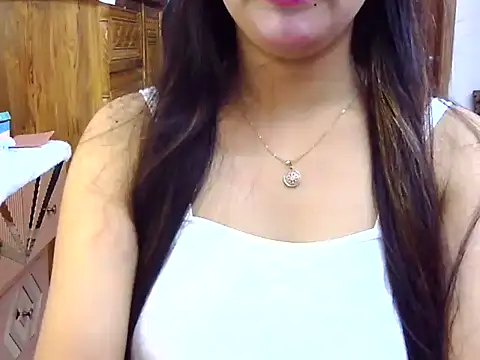 Snapshot of Obonti_2000 chatting on 09/18/25, 04:42 Obonti 2000 online show from 09/18/25, 04:42