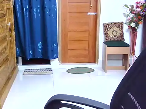 Snapshot of Obonti_2000 chatting on 09/22/25, 12:51 Obonti 2000 online show from 09/22/25, 12:51