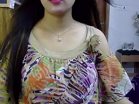 Snapshot of Obonti_2000 chatting on 10/22/25, 05:13 Obonti 2000 online show from 10/22/25, 05:13