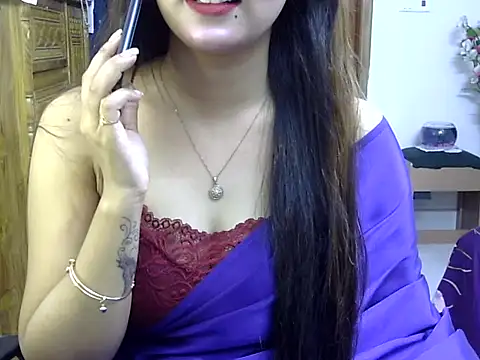 Snapshot of Obonti_2000 chatting on 10/28/25, 05:26 Obonti 2000 online show from 10/28/25, 05:26