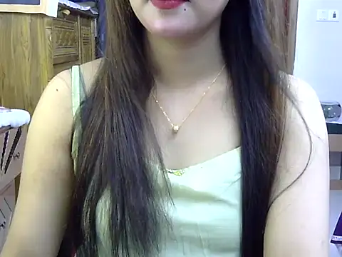 Snapshot of Obonti_2000 chatting on 11/08/25, 04:40 Obonti 2000 online show from 11/08/25, 04:40