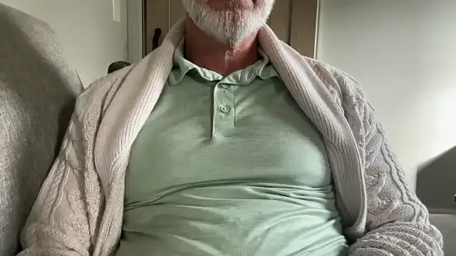 Snapshot of braselton06 chatting on 09/26/25, 01:48 braselton06 online show from 09/26/25, 01:48